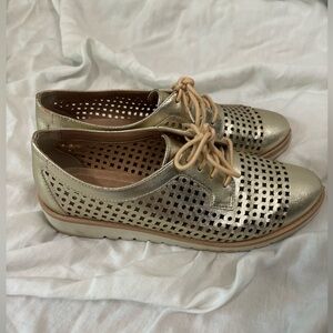 French Blu rose gold oxfords gently worn size 9